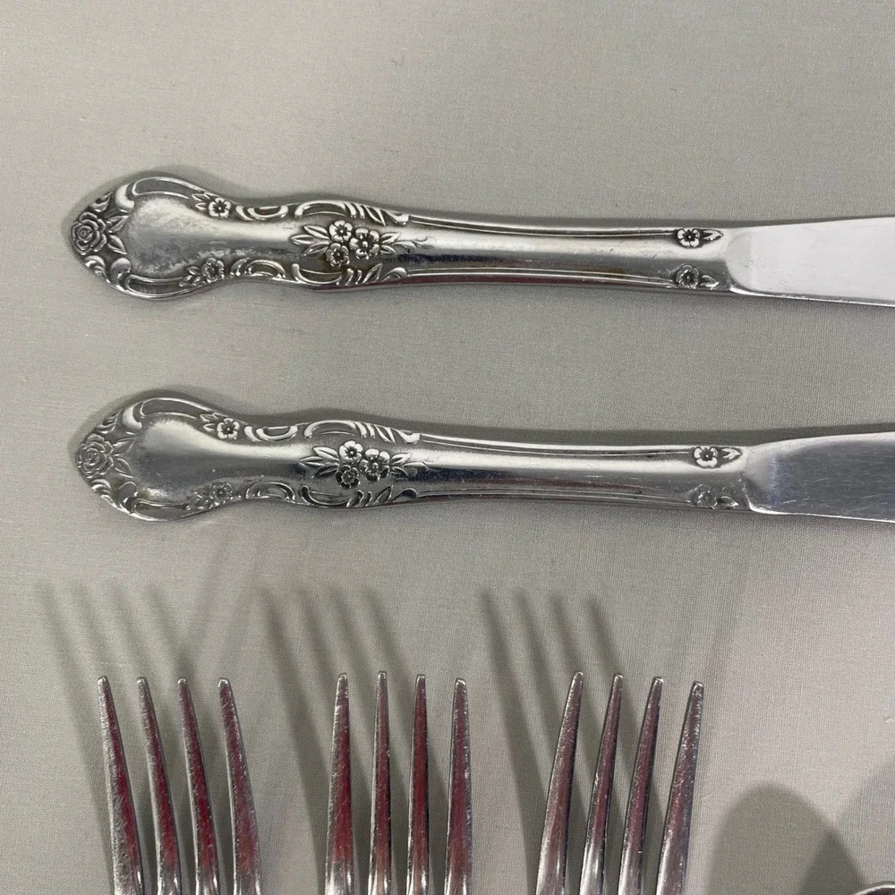 Reed & Barton Rebacraft‎ Candace-Andrea Stainless Steel 7 Piece Flatware Floral